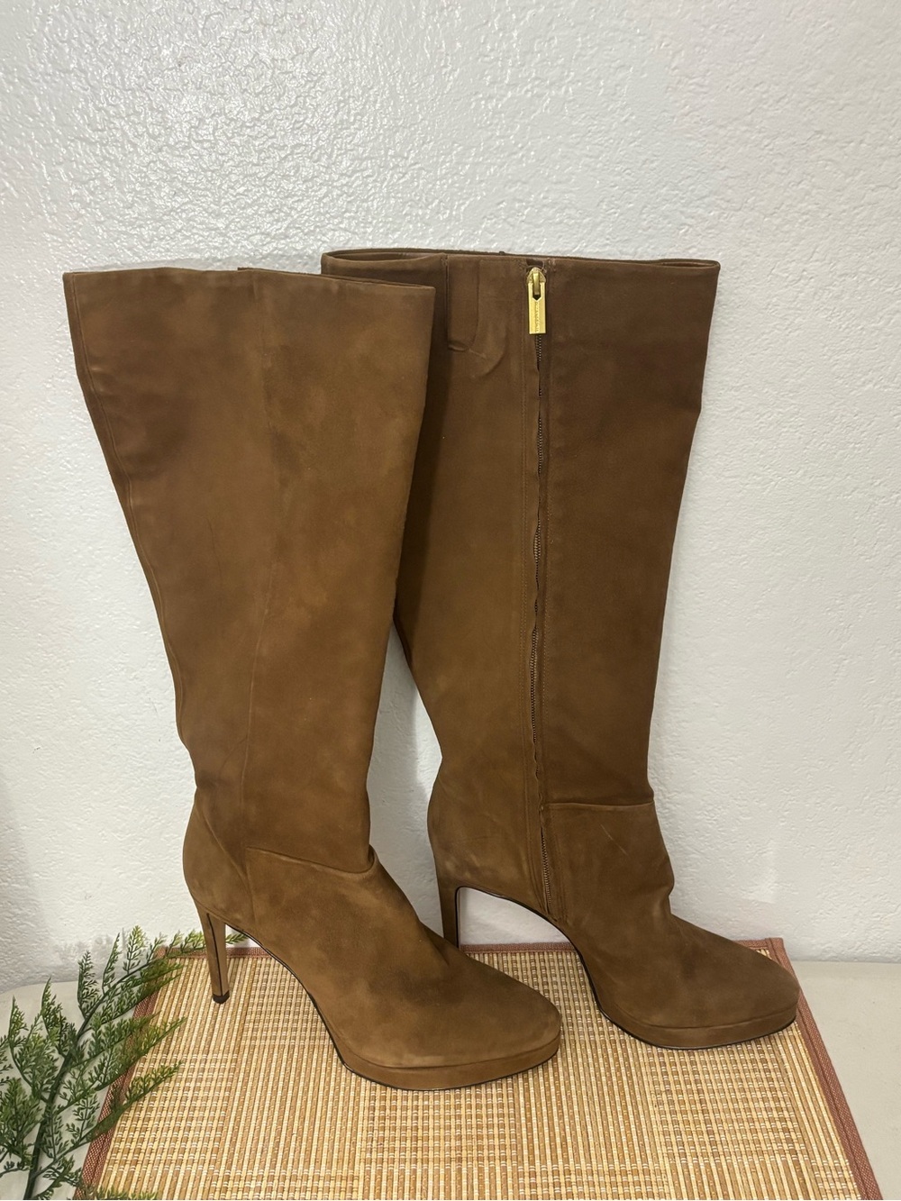 Vince Camuto Woman VALERIA Wide Calf Knee High Boot Size: 9M
